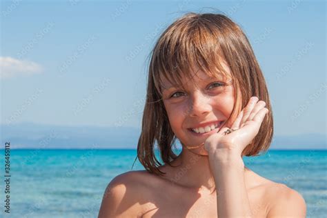 Young nudism family and Young family nudist, Cutie at beach